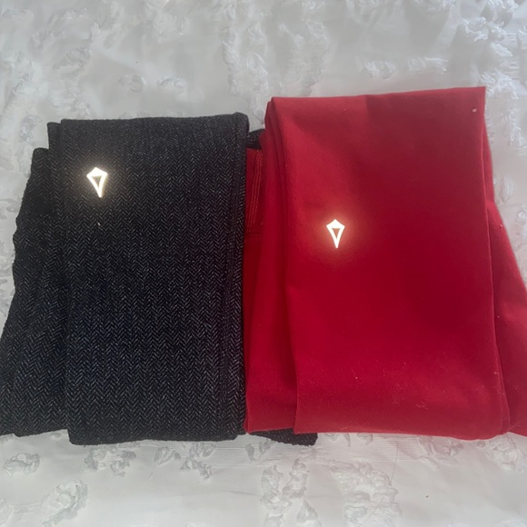 Ivivva Other - These 2 IVVIA  leggings